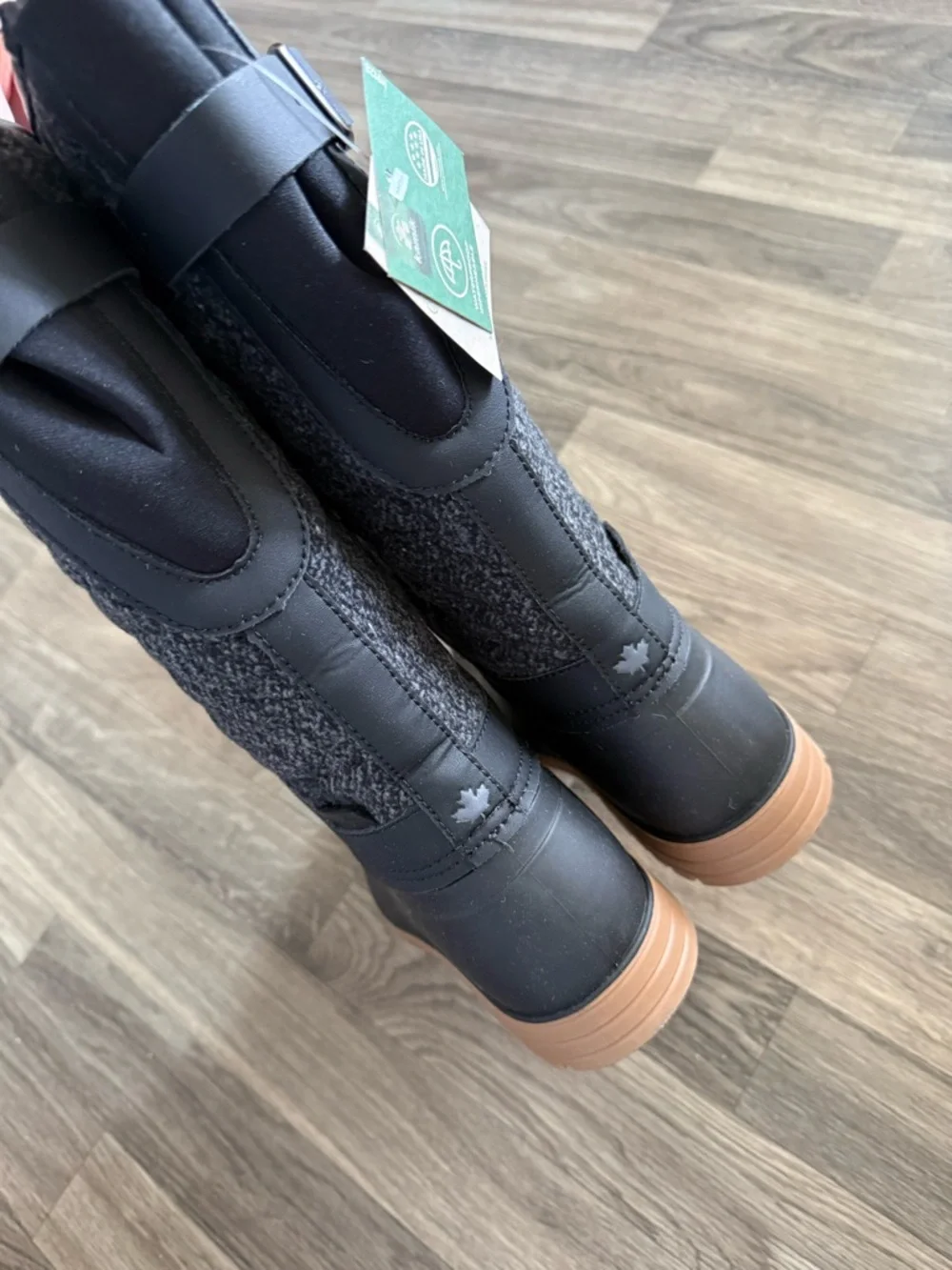 NWT Kamik Abigail Women's Black/Grey Insulated Winter Boots